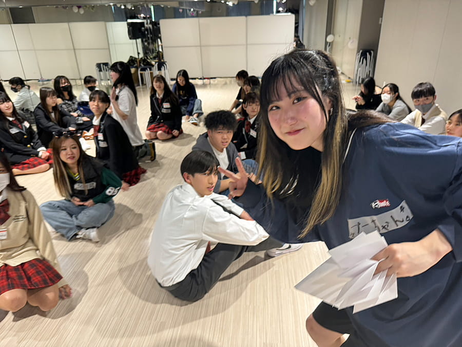 ダンスが好きな仲間と日々レッスンに励んでいます！