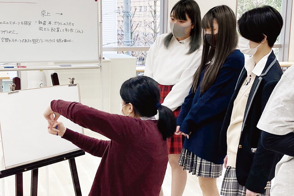 美大進学に向けて仲間と切磋琢磨中!
