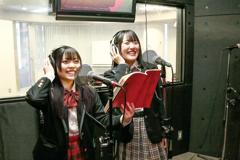 アフレコもできるスタジオで毎日練習しています!