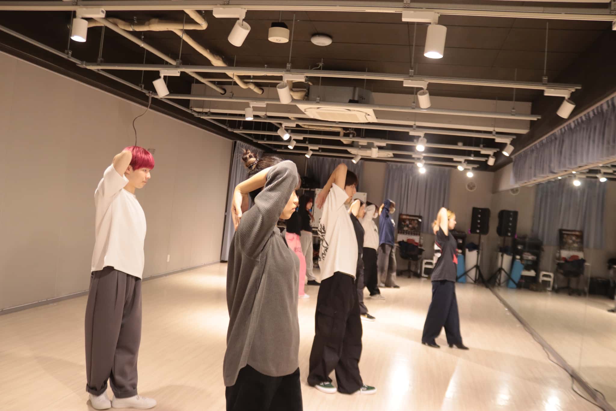 最高の仲間とプロから学べる横浜芸術高等専修学校ダンス&ボーカルコース!